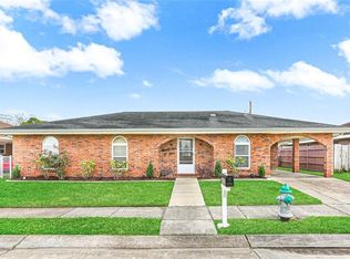 2405 Artillery Dr, Chalmette, LA 70043