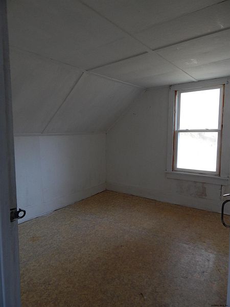 4th image of 4 Newton Street