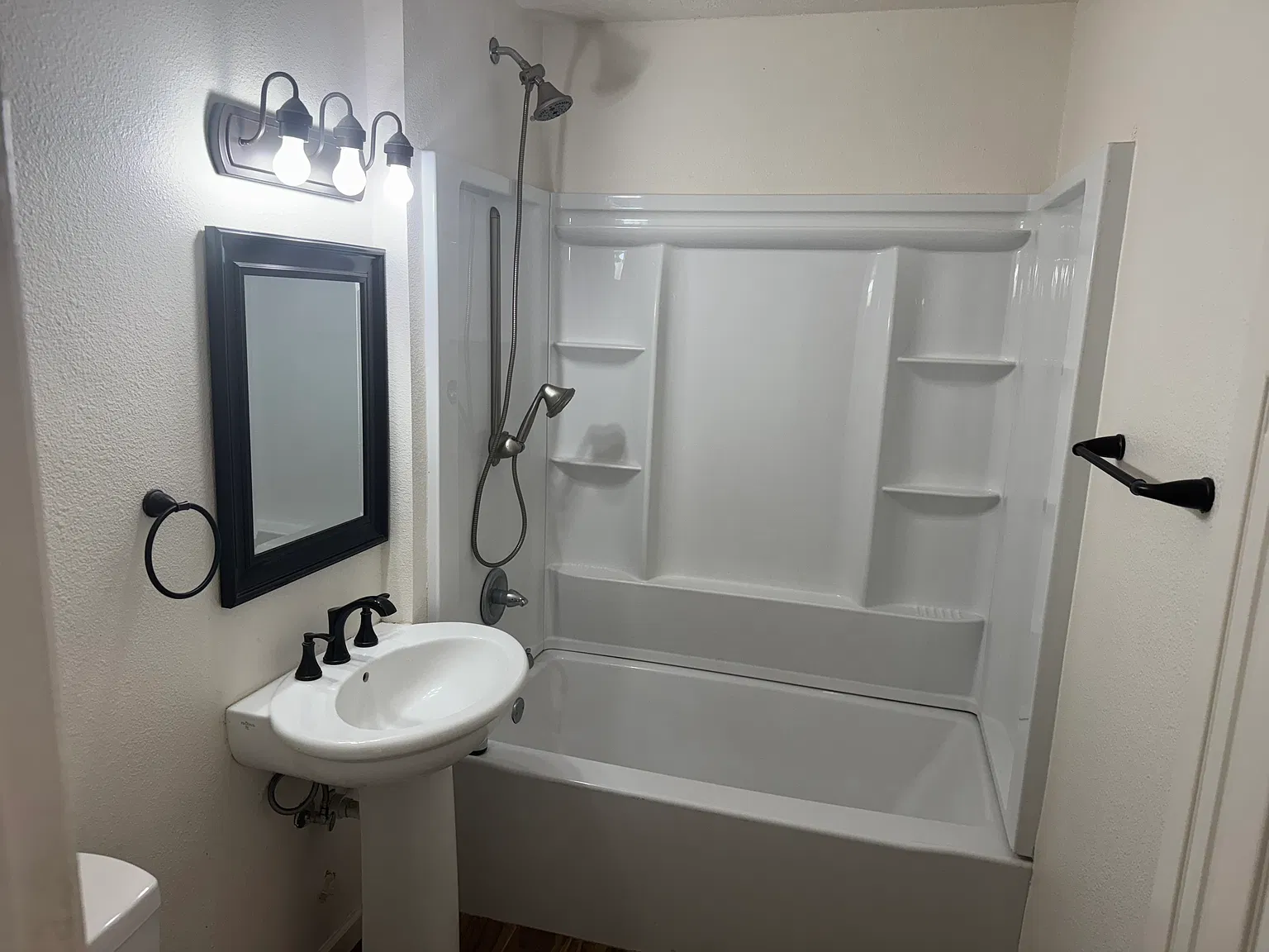 1111 Marble Ave NW — Photo 4