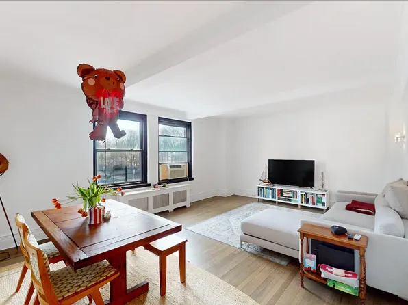 865 1st Avenue 4A image 1 of 10