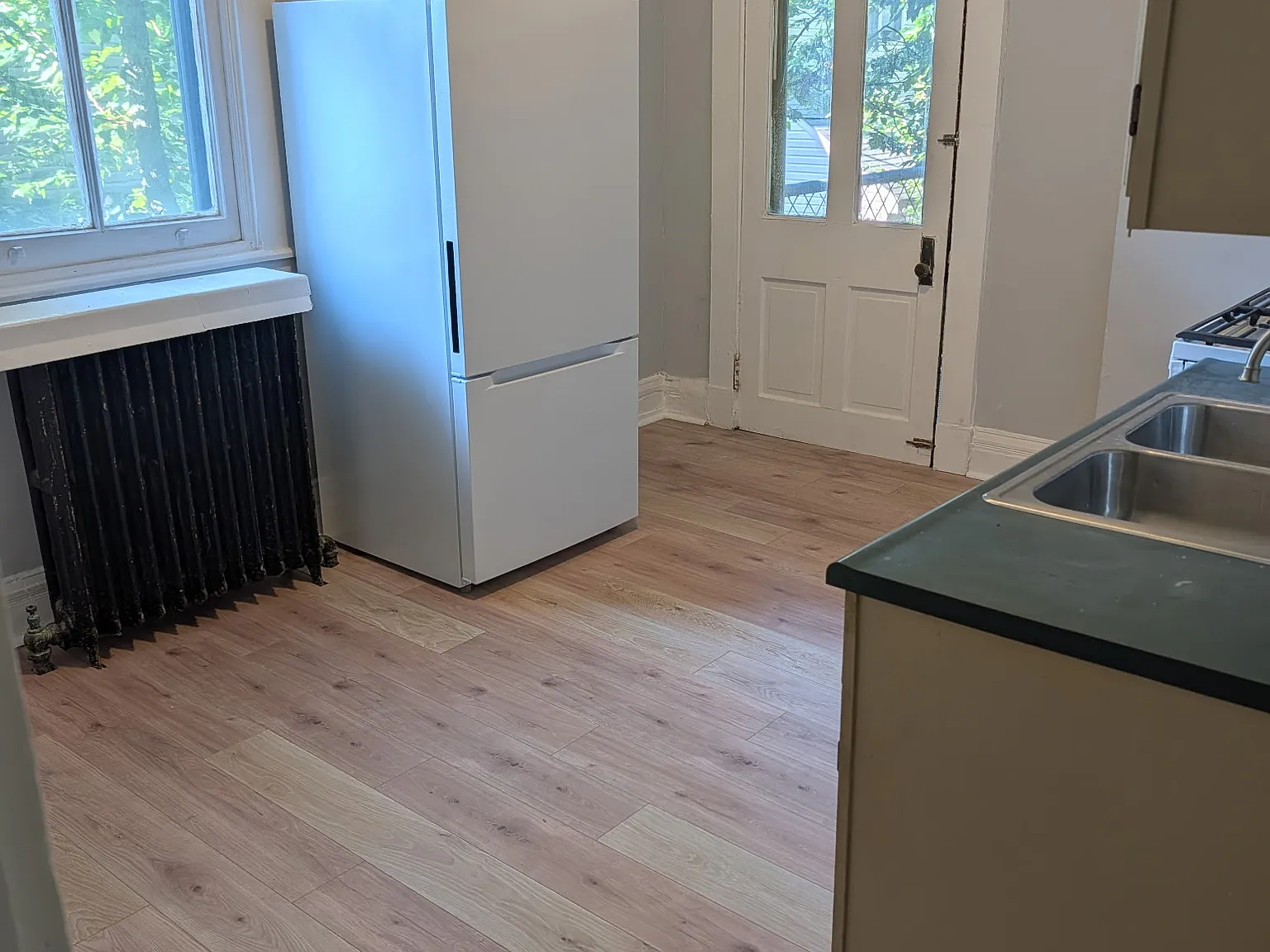 2 bed, 650 sqft, $1,250 — Photo 2