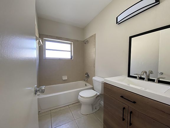 5th image of 2987 Dolphin Dr
