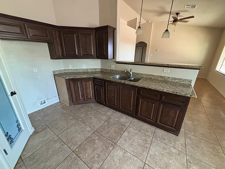 1427 N Avenida Serenidad Ave — Photo 10