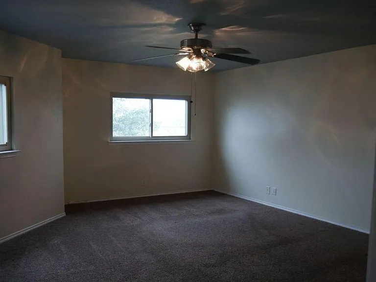 47 Latrobe Post — Photo 19