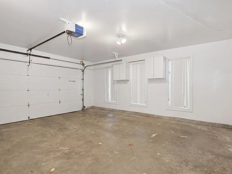 7005 Endicott Ct — Photo 40