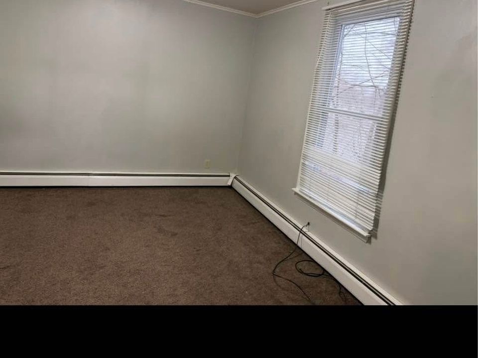 2nd image of 13 Oakland St #5