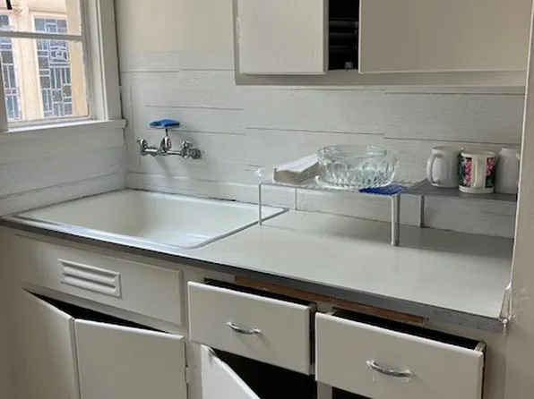 1430 Palm Dr #1, Burlingame, CA 94010