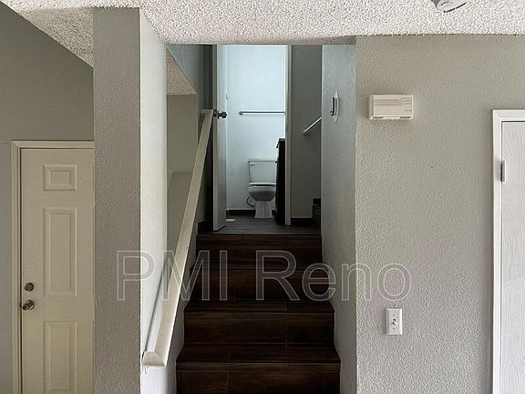 4th image of 2574 Garfield Dr