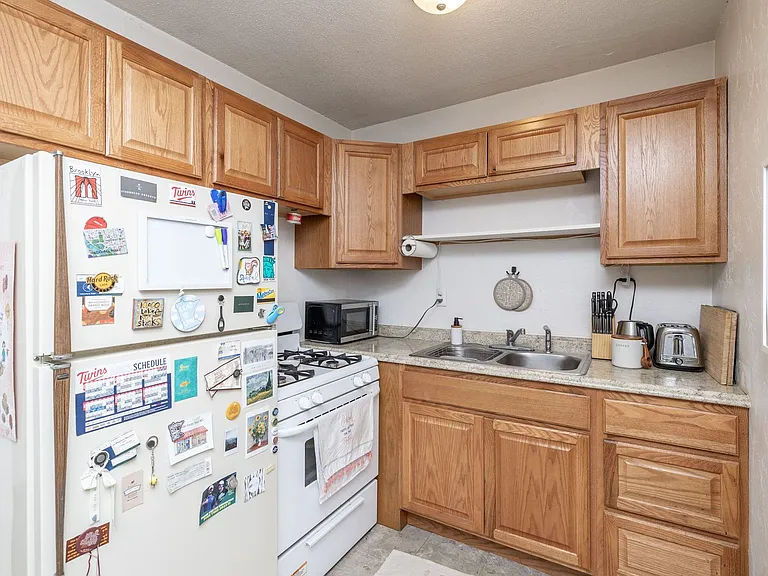 Campus East Apartments: Your Perfect Home Near U of M Twin Cities! — Photo 19