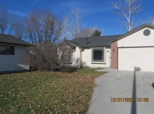 2064 E Meadow Wood Dr, Meridian, ID 83646