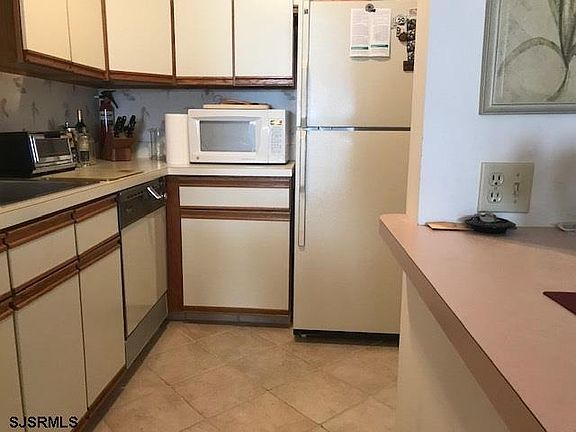 5th image of 935 Ocean Ave APT 627
