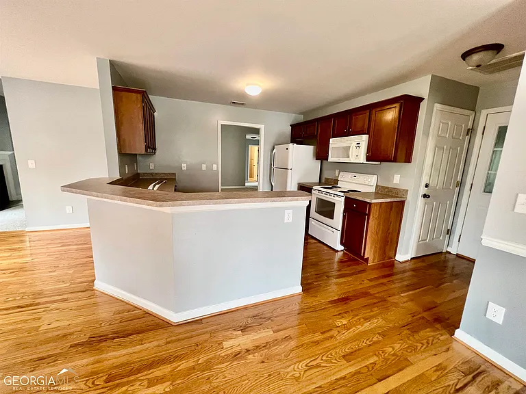 1010 Jacob Dr — Photo 6