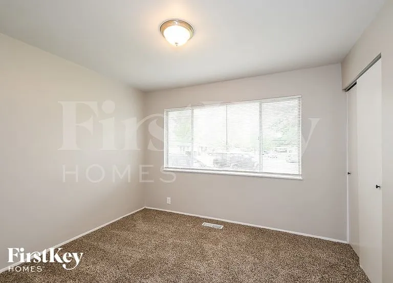1520 Ascot Ter — Photo 12