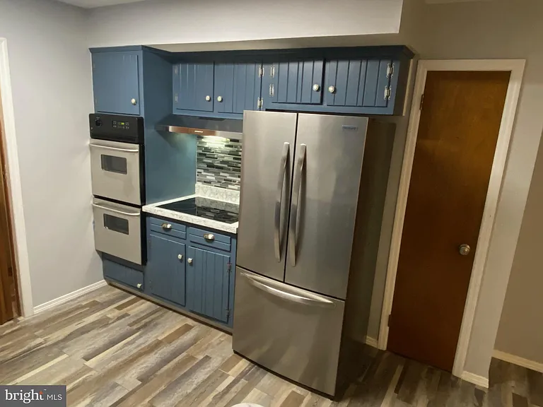 415 Monmouth Dr — Photo 3