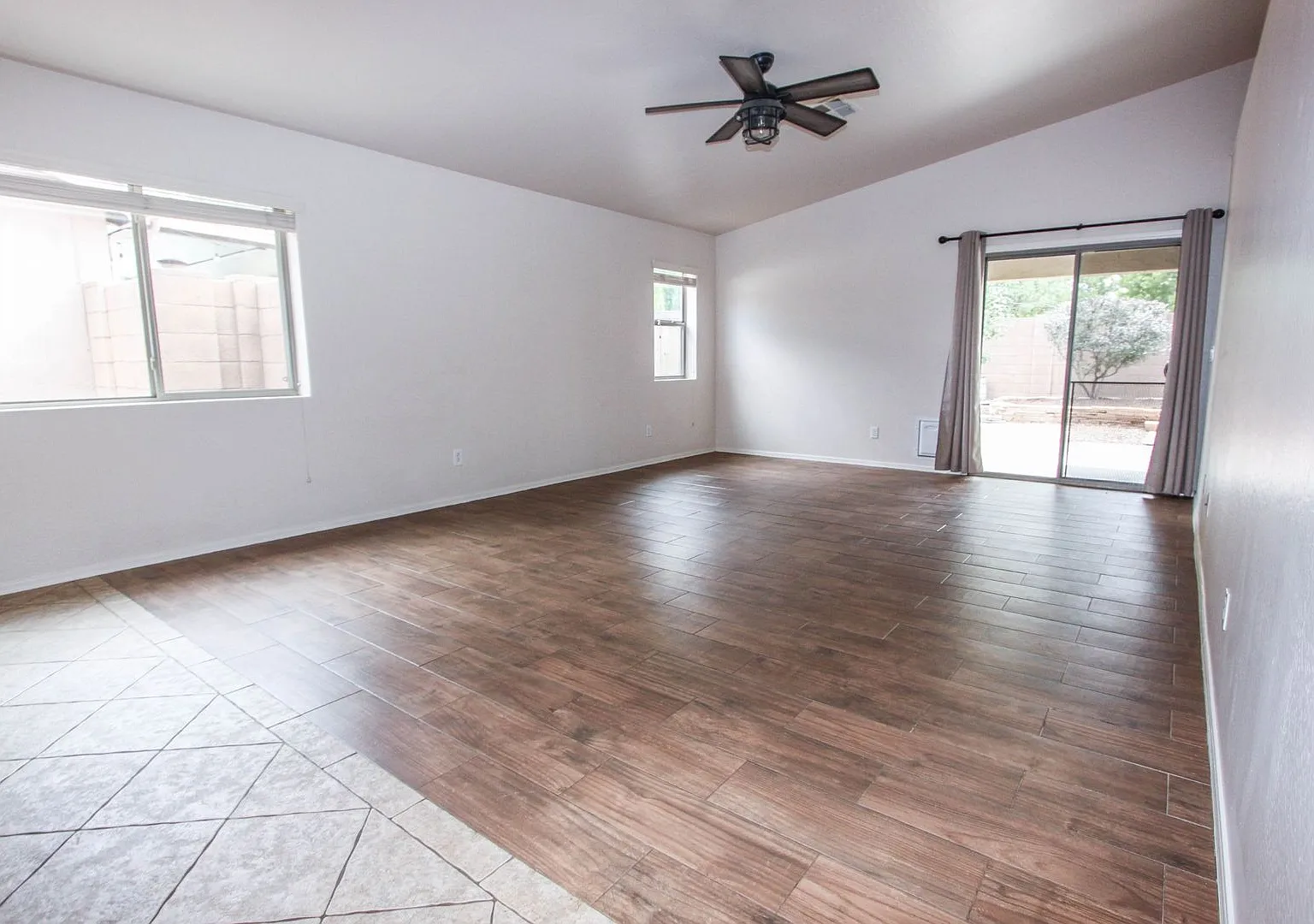 Highlands Ranch 3 bedroom 2 bathroom — Photo 3