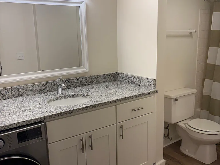 2400 E Bradford Ave — Photo 10