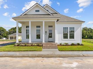 102 Hearth St, Lafayette, LA 70508
