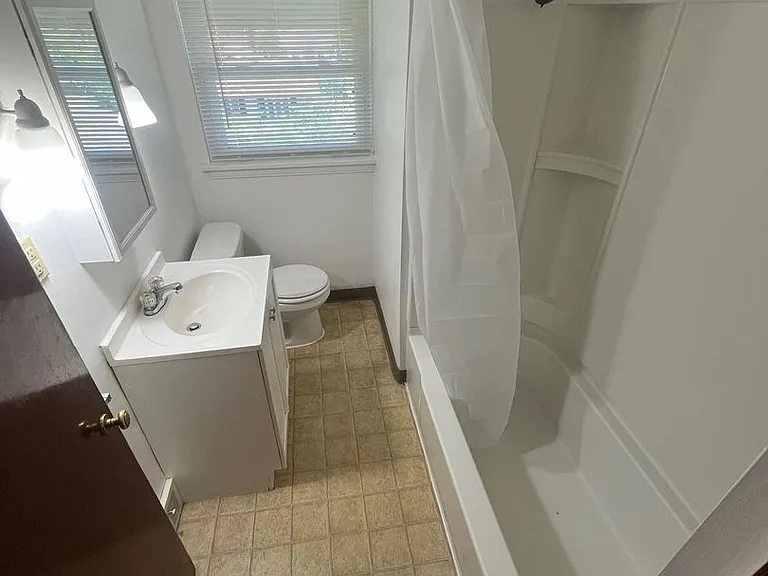 1114-1116 Ohio St — Photo 10