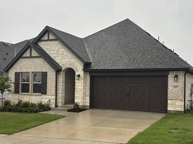 2417 Blackwell St — Photo 3