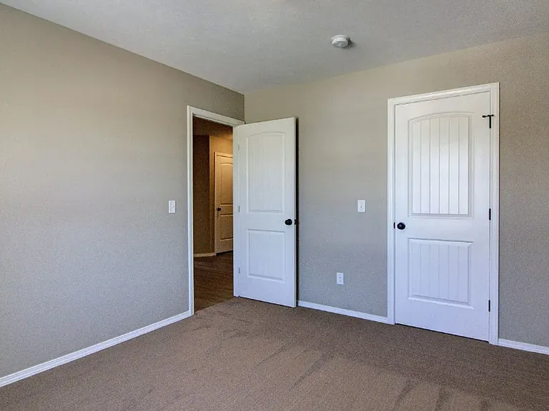 496 W Grace St — Photo 11