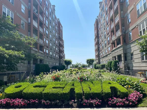 75 Oceana Dr E APT 4D, Brooklyn, NY 11235