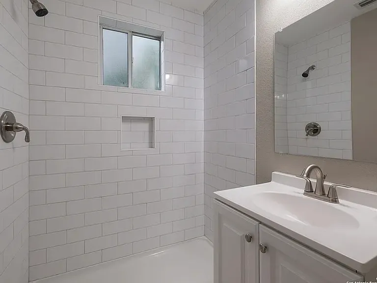 858 Harriman Pl — Photo 14