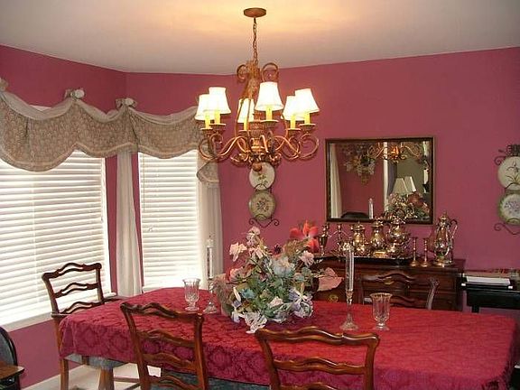 Formal Dining Rm