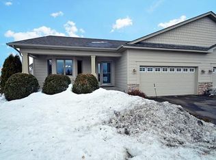 10711 Settlers Ln N, Hanover, MN 55341