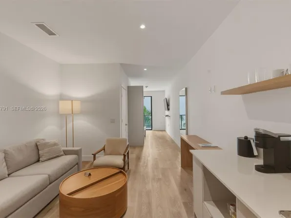 229 SW 9th St #502, Miami, FL 33130