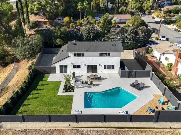 26004 Adamor Rd, Calabasas, CA 91302