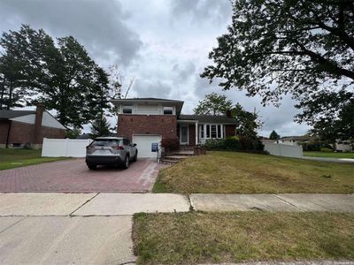 28 Glen Road, Westbury, NY, 11590