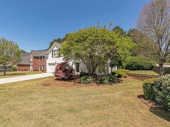 3rd image of 1280 Downyshire Dr