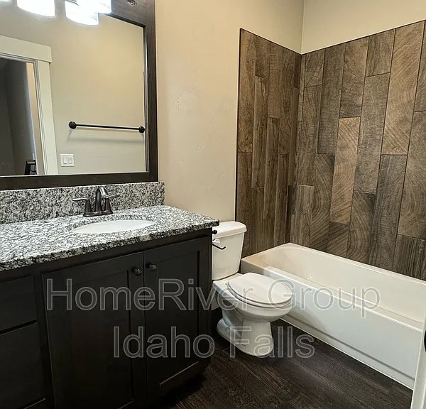 660 Saturn Ave #A — Photo 8