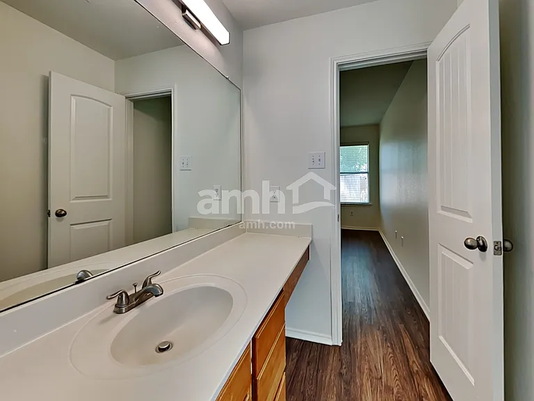 4713 Bridlewood Ln — Photo 10