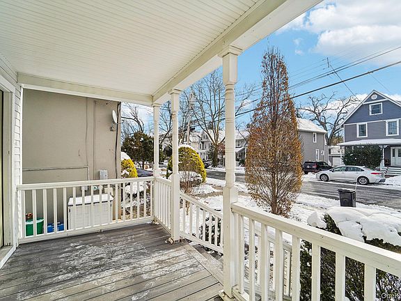 4th image of 60 Elysian Ave Unit 3