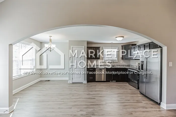 534 Somerset Ln — Photo 8