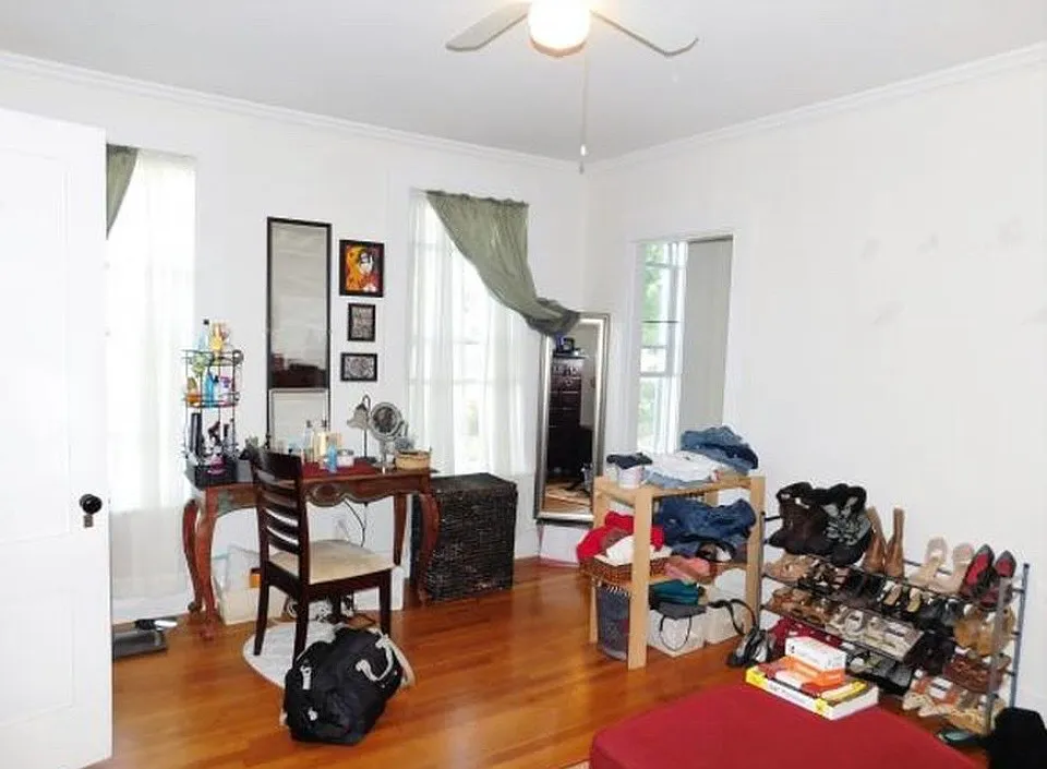 5 bed, 2400 sqft, $2,950 — Photo 2