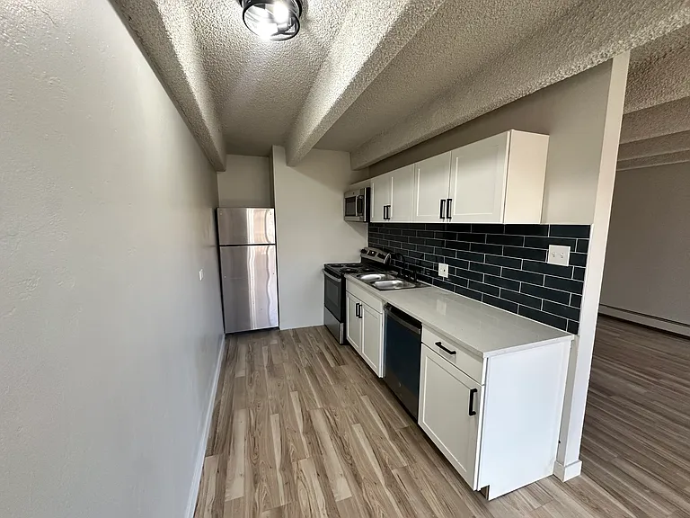 Golden Apartments — Photo 43