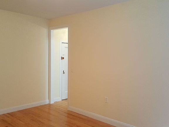 4th image of 19 116th St Unit 1K