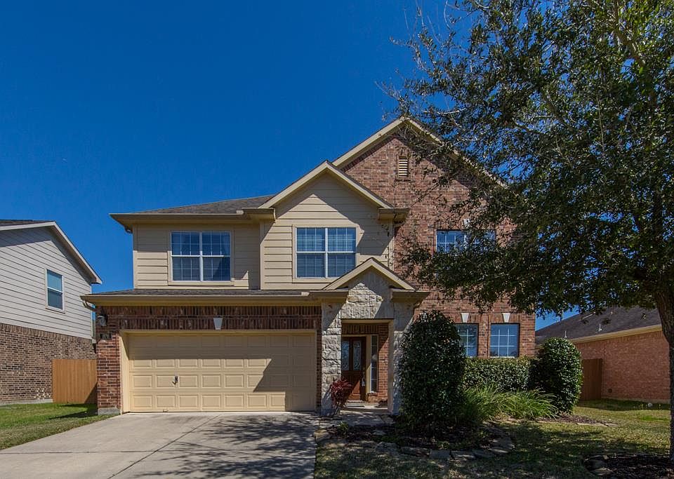 1st image of 976 Umbria Ln