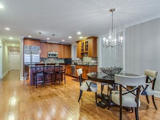 4th image of 2702 N Lehmann Ave #1N