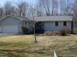 8 Chestnut St, Red Hook, NY 12571