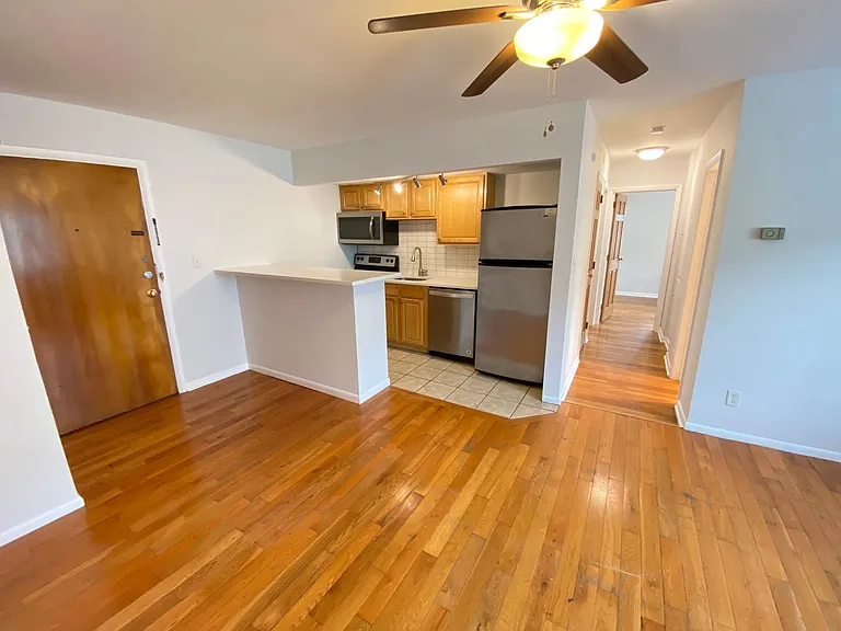 W 3rd Ave 85 NPR — Photo 13