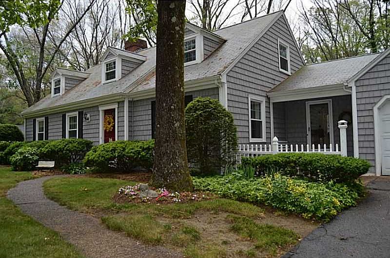1st image of 16 Birchwood Dr