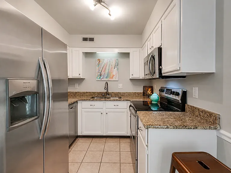 121 Ellington Pl — Photo 8