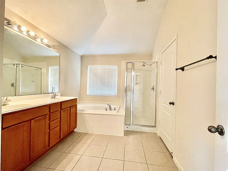 910 Pickett Hill Ln — Photo 12
