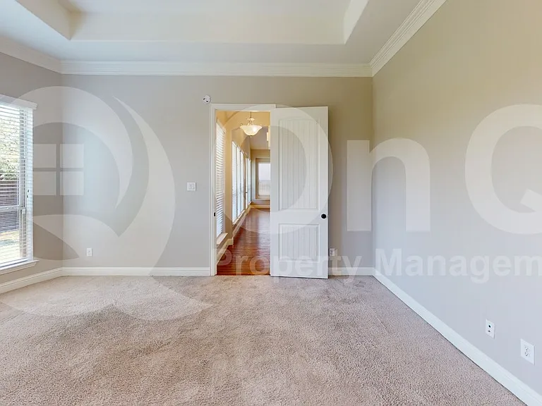 901 Colby Dr — Photo 11