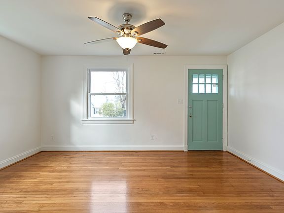 3rd image of 2629 Dellrose Ave