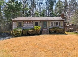 88 Plymouth St, Halifax, MA 02338