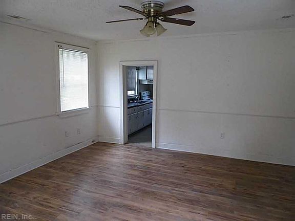 2nd image of 1740 Palmer St